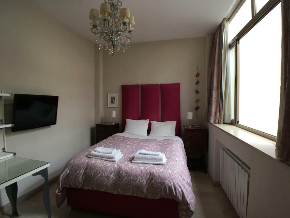 Guest House Europa 12 Севілья Екстер'єр фото