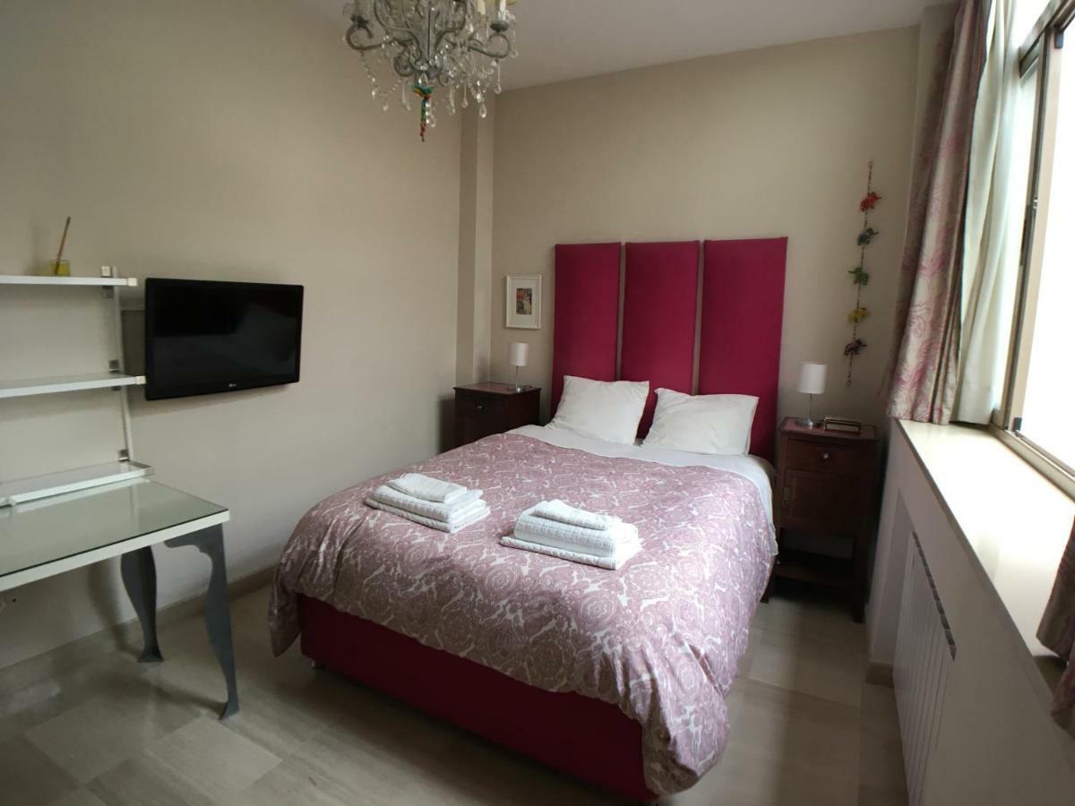 Guest House Europa 12 Севілья Екстер'єр фото
