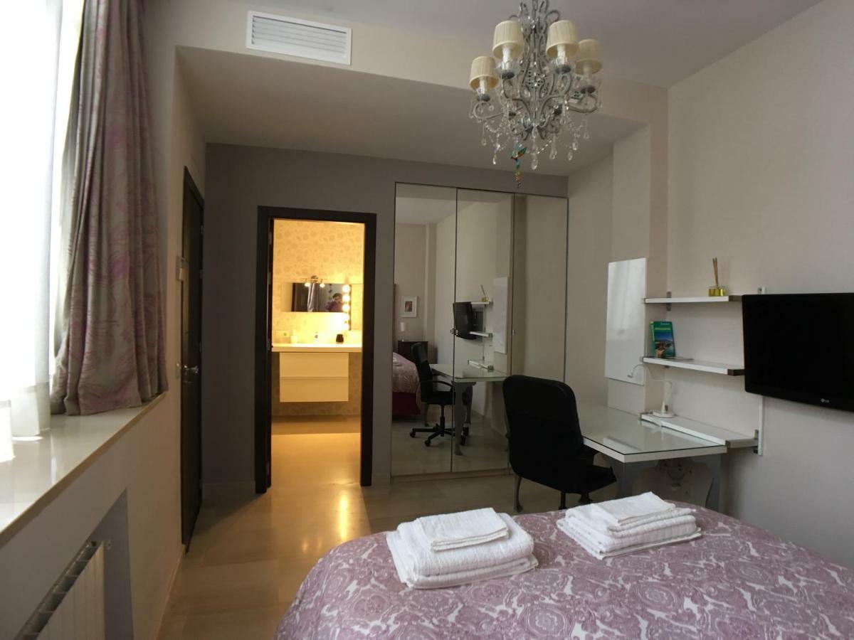 Guest House Europa 12 Севілья Екстер'єр фото